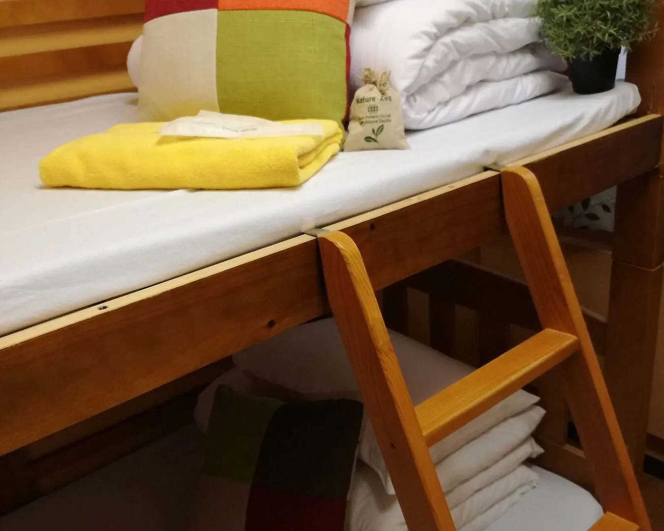 Shinjuku Sky Capsule - Hostel Tokyo Japan