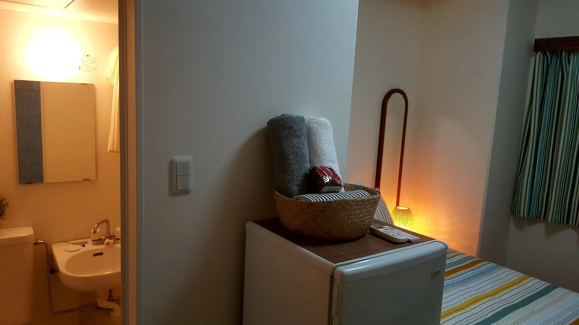 Shinjuku Sky Capsule - Hostel Tokyo