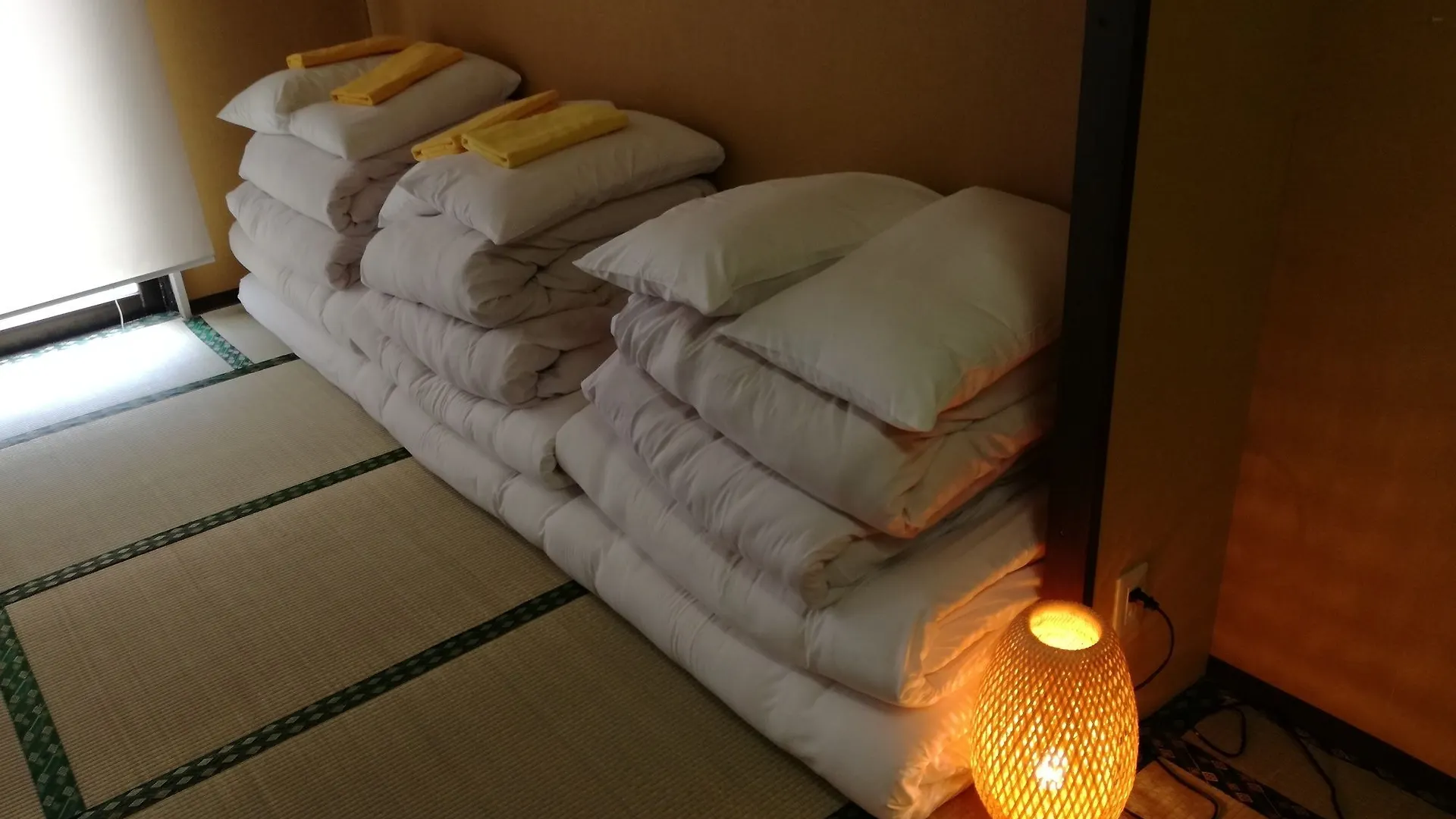 Shinjuku Sky Capsule - Hostel Tokyo Japan